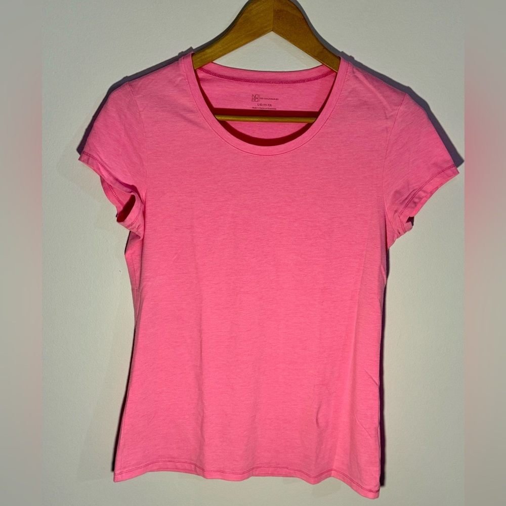 No Boundaries women’s short sleeve t shirt size large